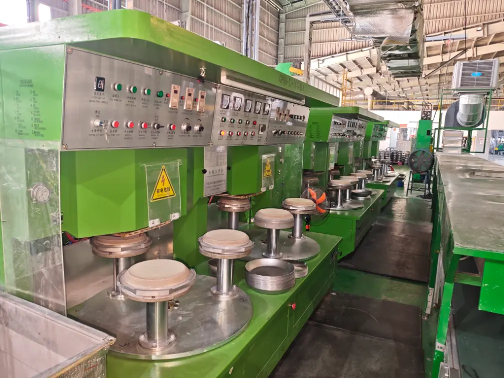 Páječka základny varného nádobí byla instalována v zahraničí.